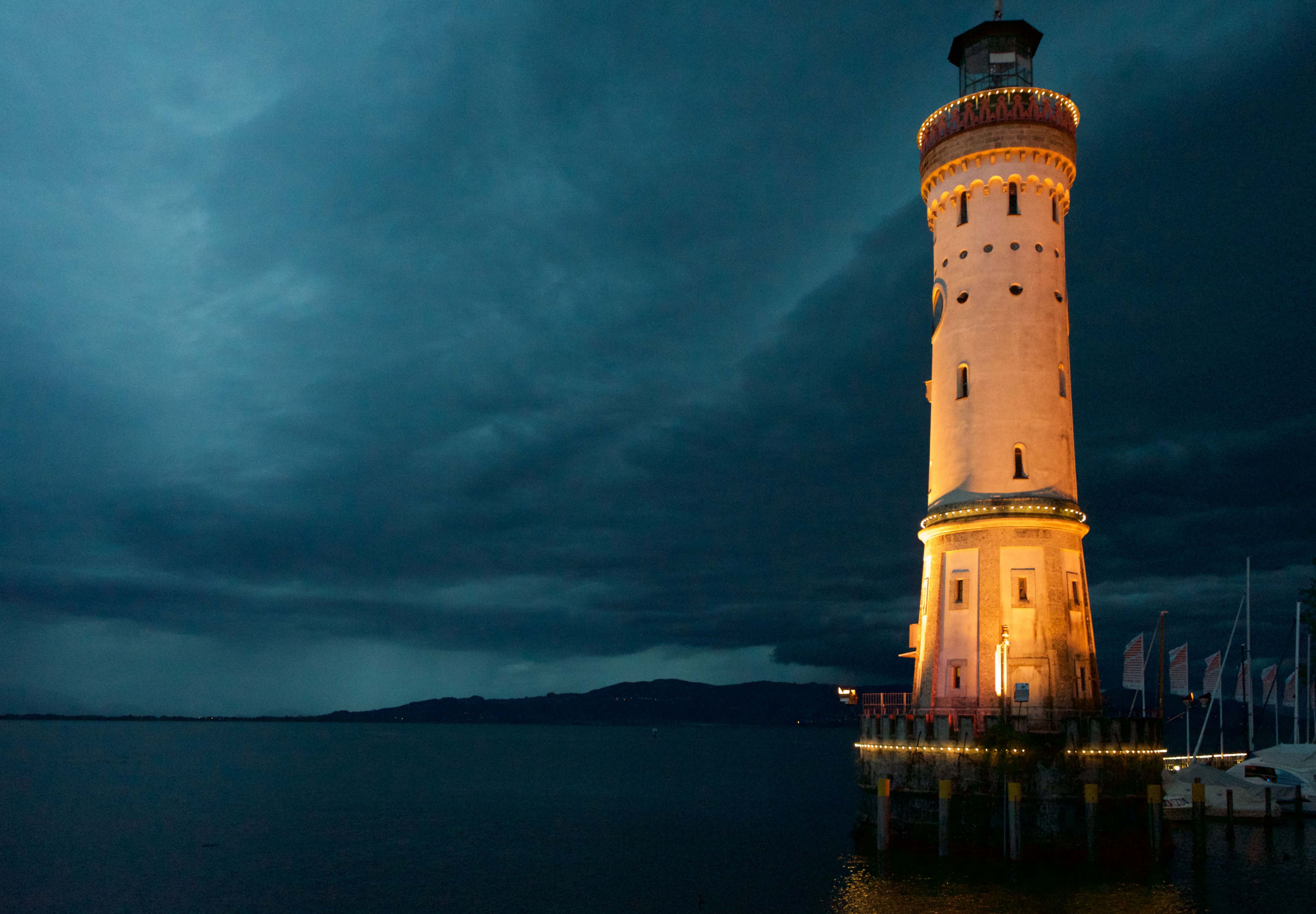 Lindauer Leuchtturm beim Sturm